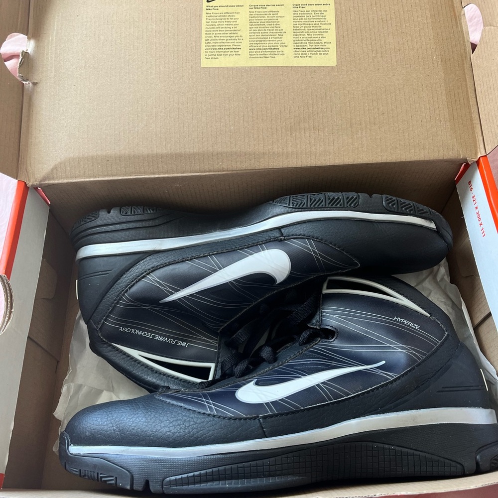 Women Nike basketball shoes